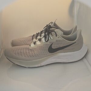 Nike Men's Athletic Running Shoes Gray Black